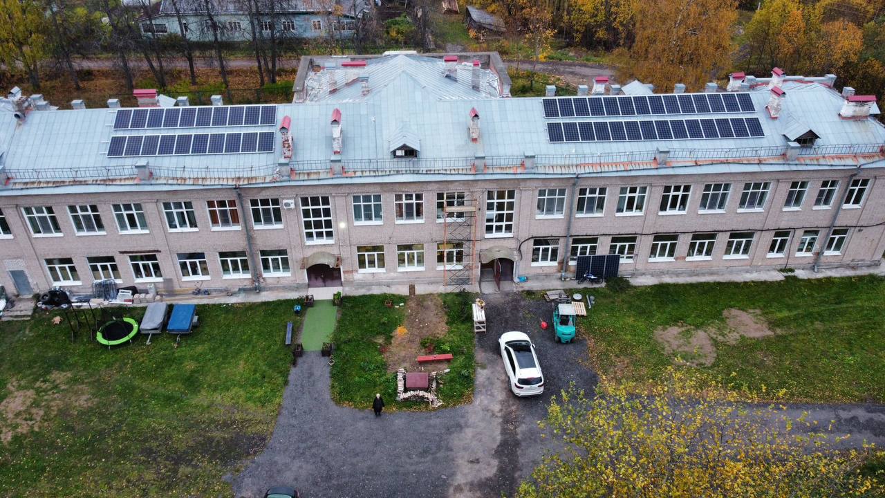 Cолнечные панели для гостиничного домика в Новгородской области